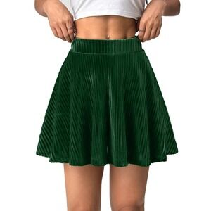 NWT Green Velvet High Waisted Pleated Mini Skort with Built-In Shorts -Medium